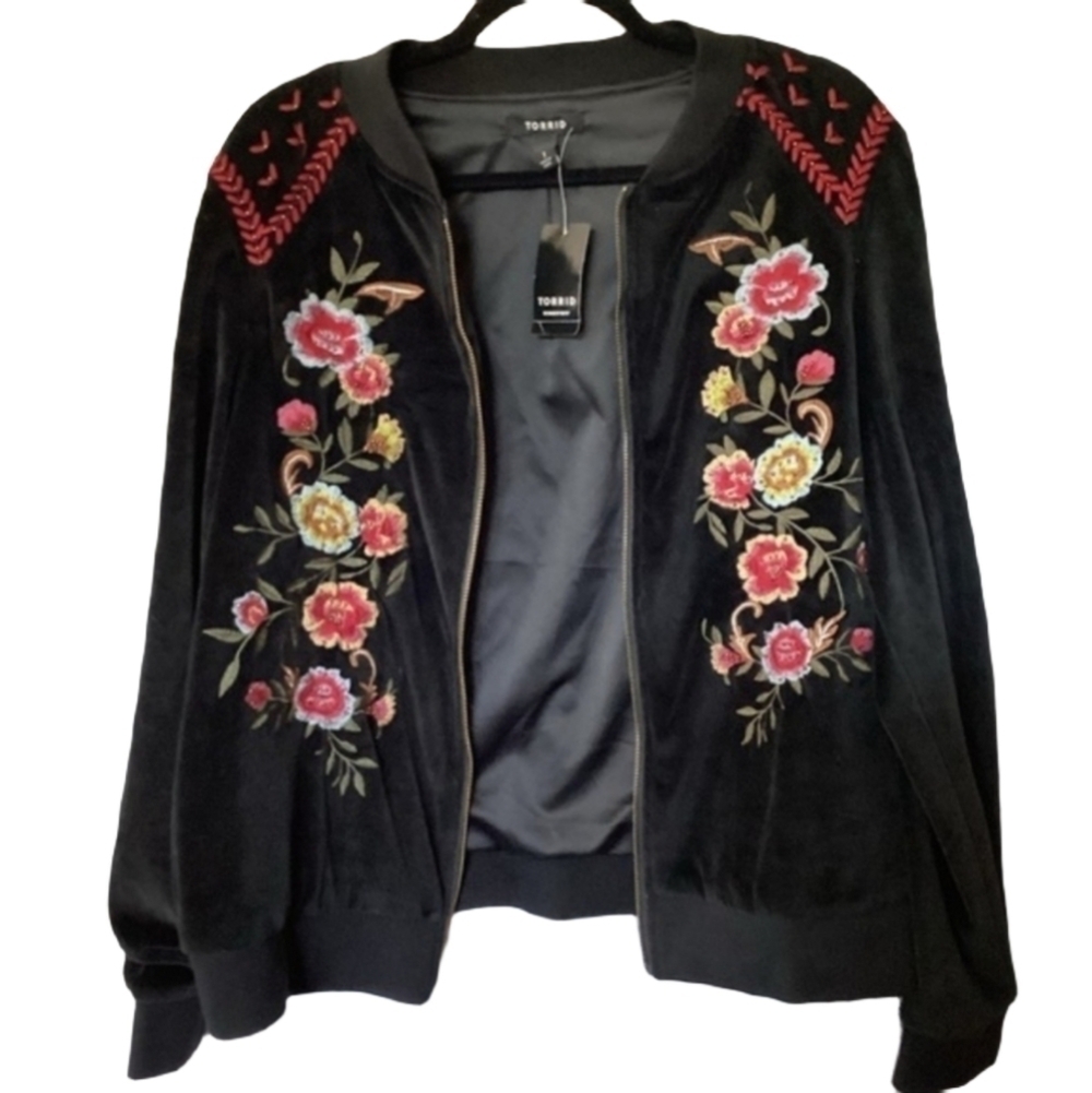 TORRID PLUS SIZE 1 14 16 FLORAL‎ BLACK VELVET EMBROIDERED JACKET COAT SWEATER